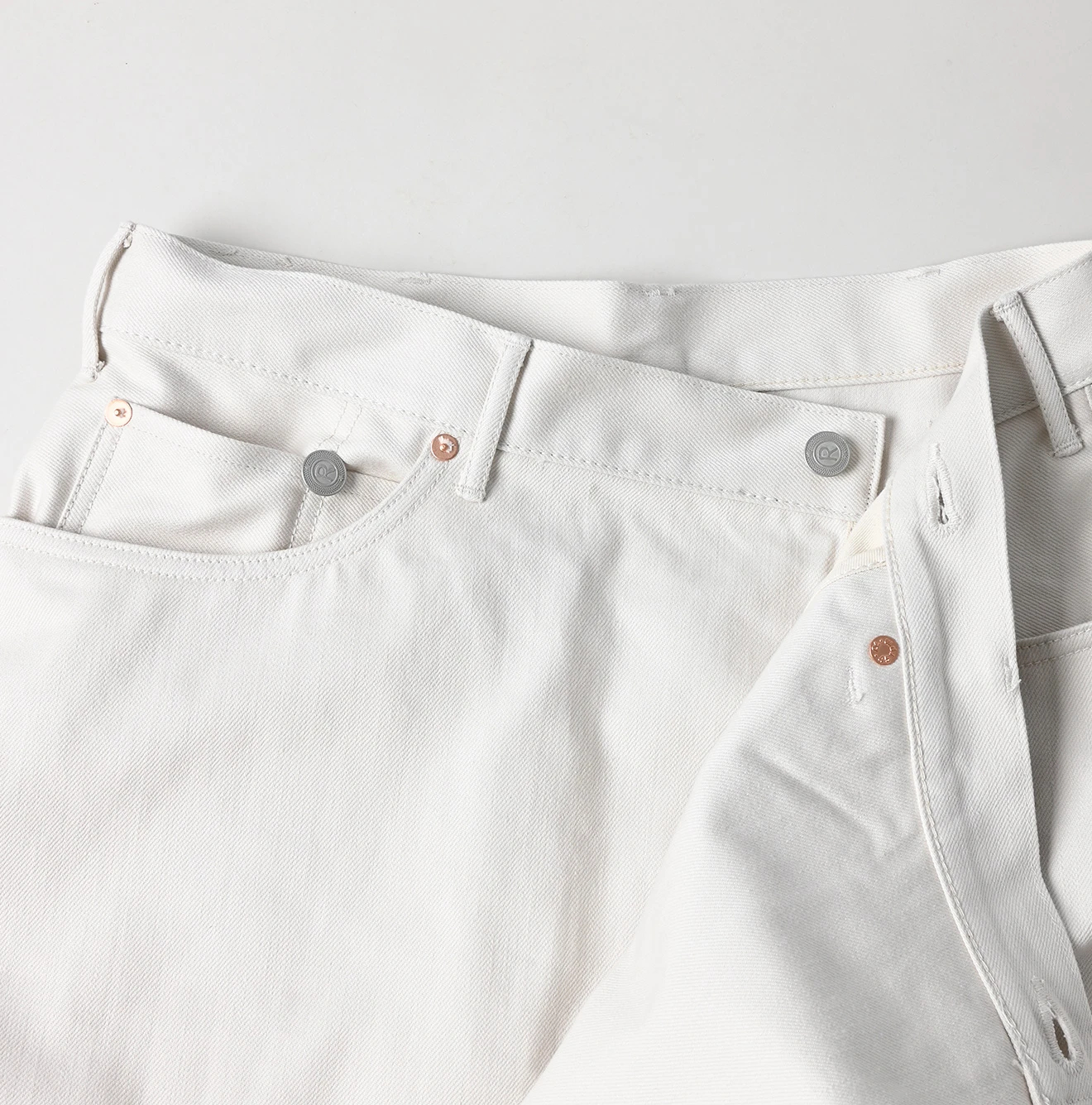 ライ麦デニムのクロスオーバースカート（ホワイト・一張羅）　size 4(XL) 45R（フォーティファイブアール）| ライ麦デニムのクロスオーバー