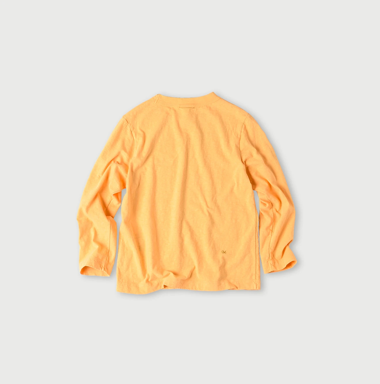 45R(フォーティファイブアール) |Listen Hereプリントの四角Tシャツ