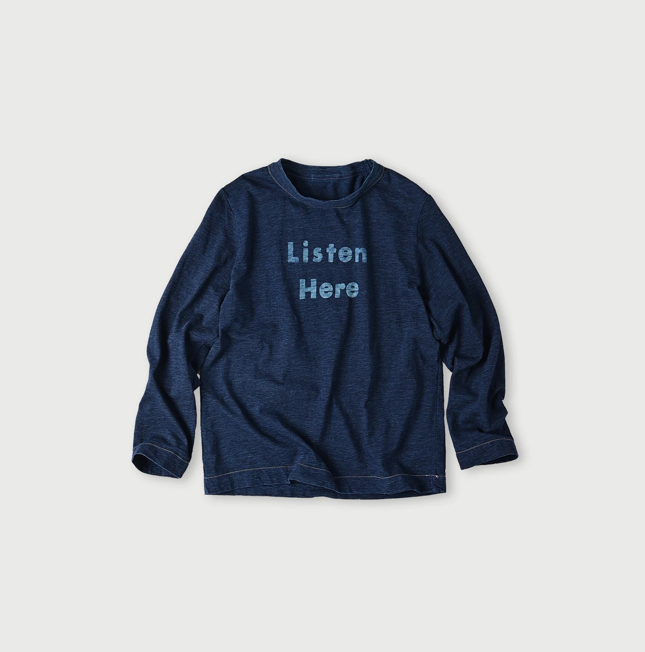 45R（フォーティファイブアール）| Listen Hereプリントの四角Tシャツ