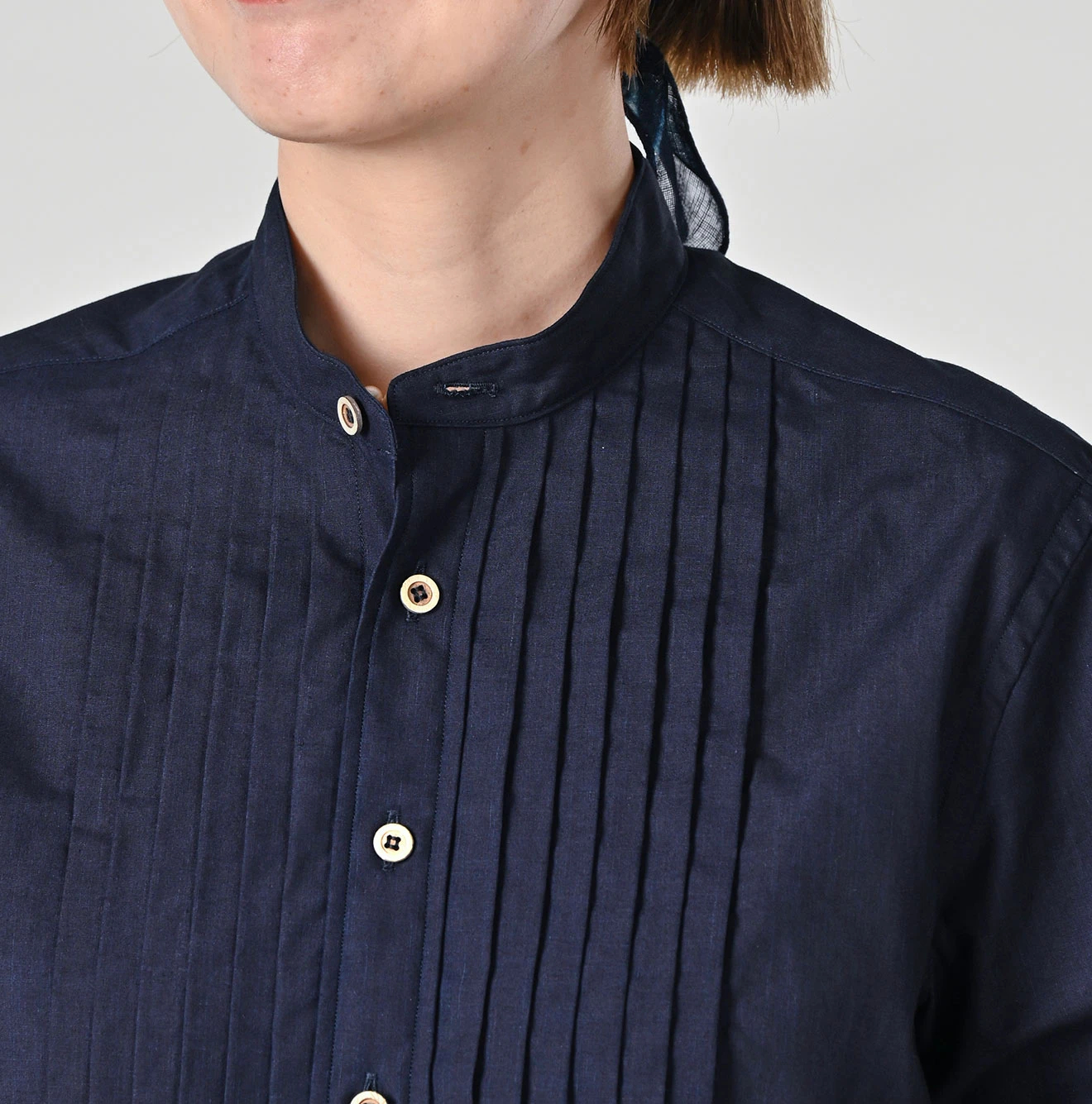 45R(フォーティファイブアール) |バチストの908ピンタックスタンドシャツ（インディゴ）