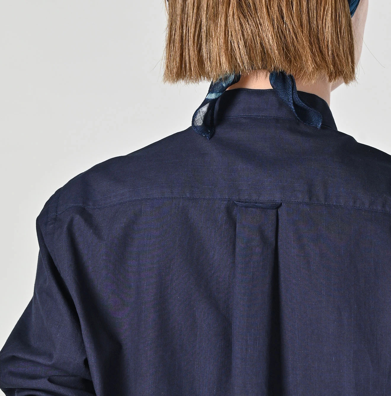 45R(フォーティファイブアール) |バチストの908ピンタックスタンドシャツ（インディゴ）