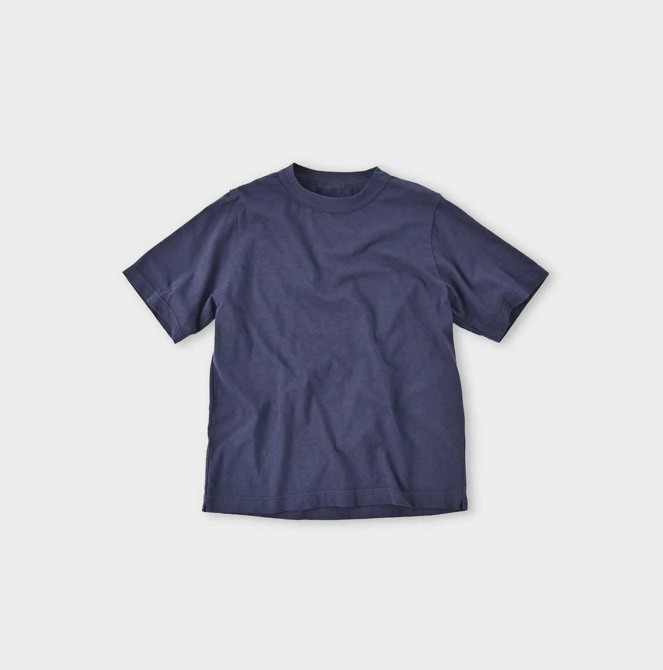 45R（フォーティファイブアール）| トリコロゴ刺繍の90845星Tシャツ