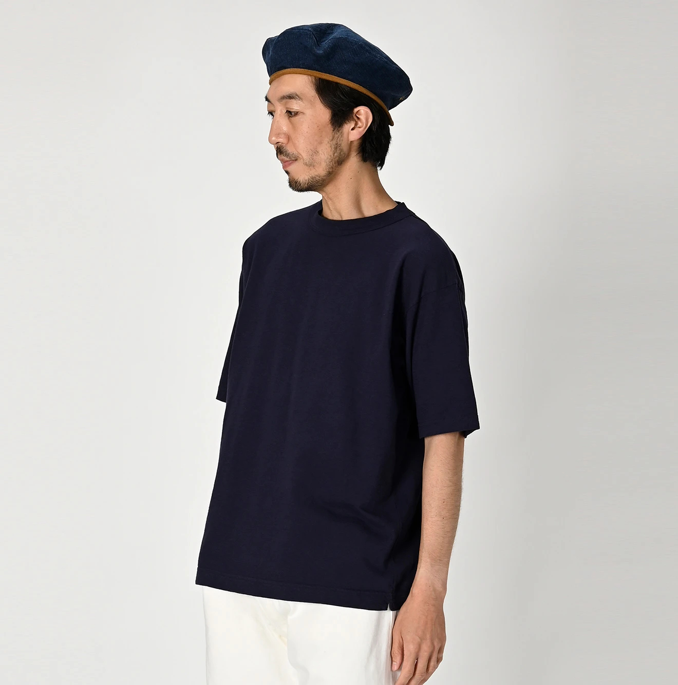 45R（フォーティファイブアール）| トリコロゴ刺繍の90845星Tシャツ