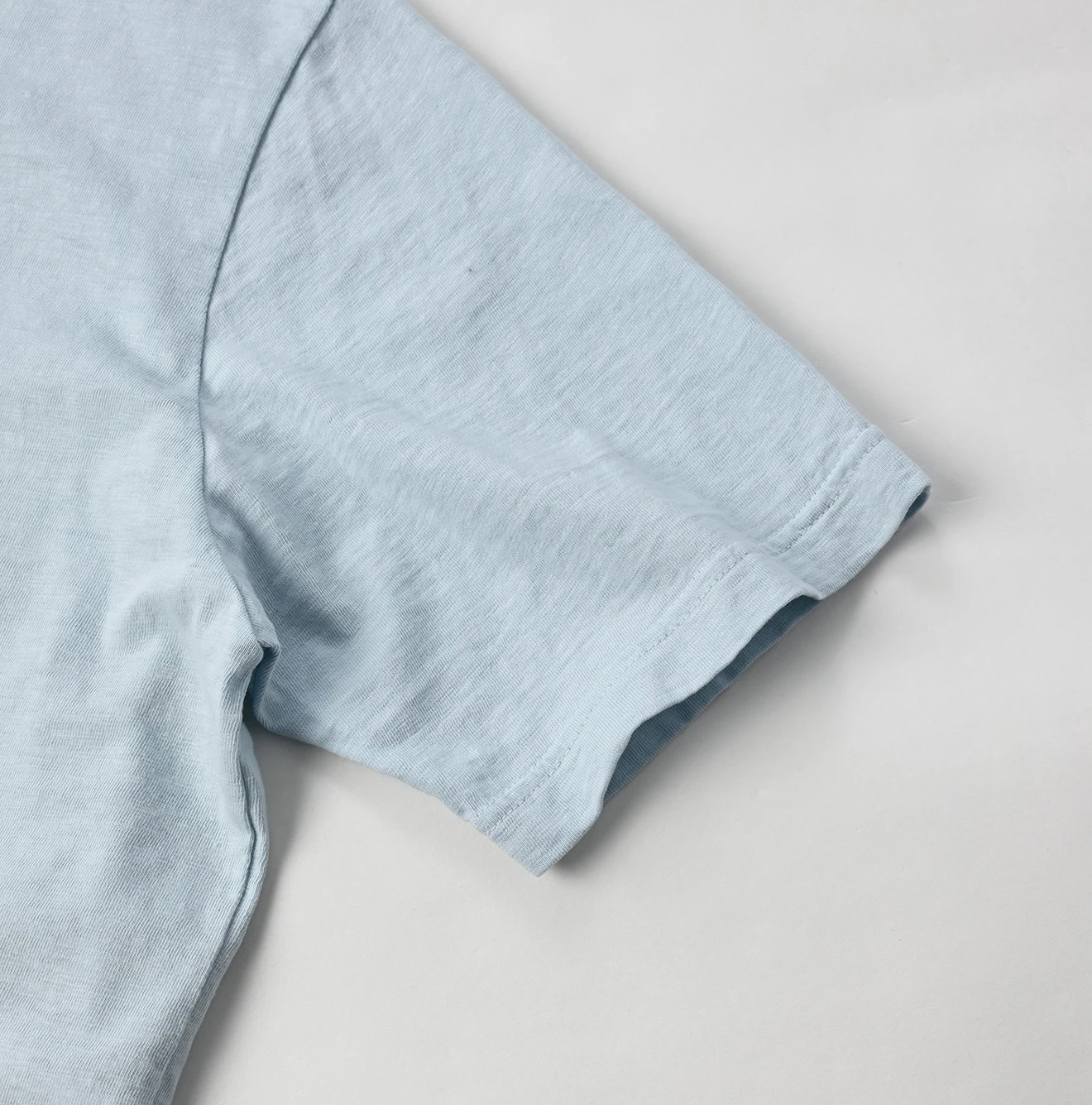45R ピースバードプリントの90845星Tシャツ スミクロ 45R（フォーティファイブアール）| 天竺の90845星Tシャツ（45草染
