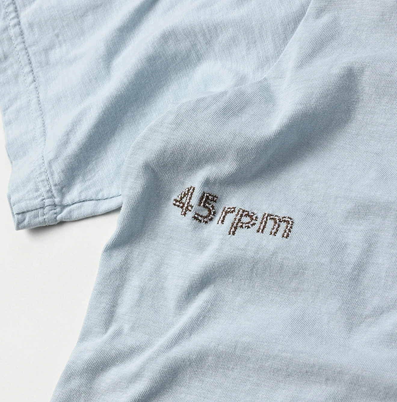 45R(フォーティファイブアール)| トリコロゴ刺繍の90845星Tシャツ 45R(フォーティファイブアール)| トリコロゴ刺繍の90845星Tシャツ