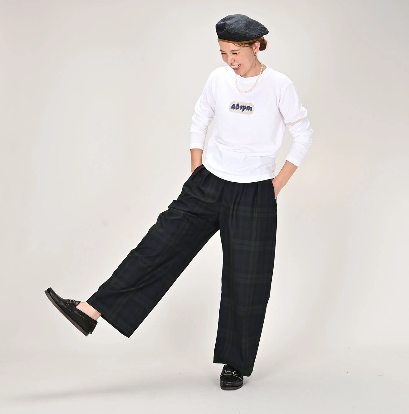 45R（フォーティファイブアール）| シャドーロゴプリントの908Tシャツ