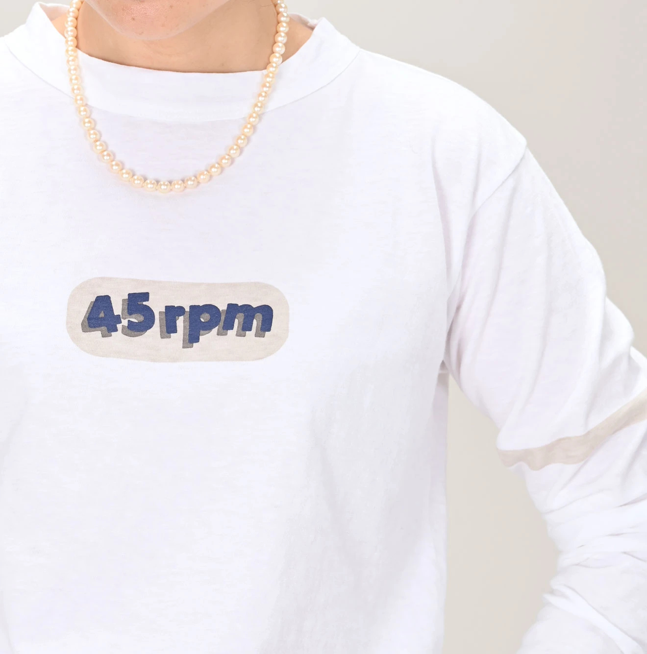 45R（フォーティファイブアール）| シャドーロゴプリントの908Tシャツ