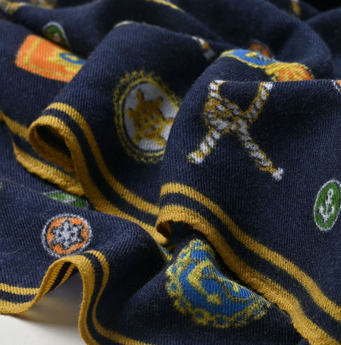 45R(フォーティファイブアール) |フロートメダルプリントの大ワカメ