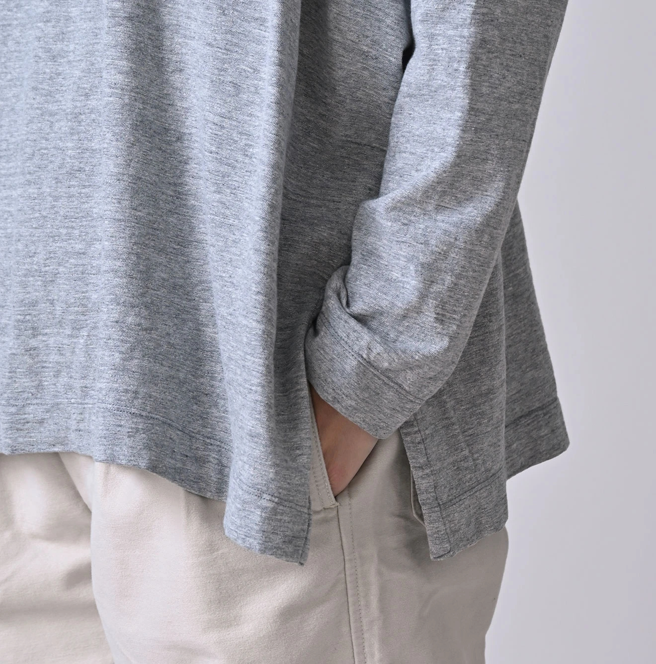 45R ヨックネックロングTシャツ 45R（フォーティファイブアール）| 天竺のヨックネックビッグスリットT