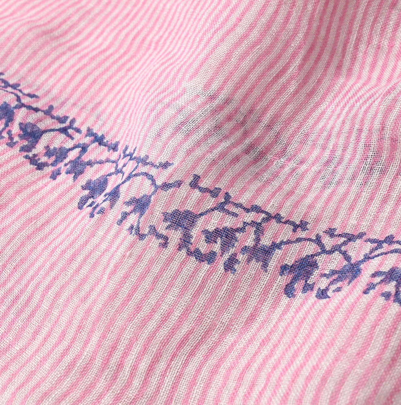 45R(フォーティファイブアール) |インドリネンヒッコリーの刺繍ストール