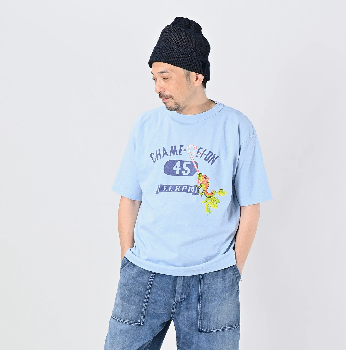 45R チャメレイオンベタッチカレッジプリントの908Tシャツ 45R（フォーティファイブアール）| チャメレイオンベタッチカレッジ