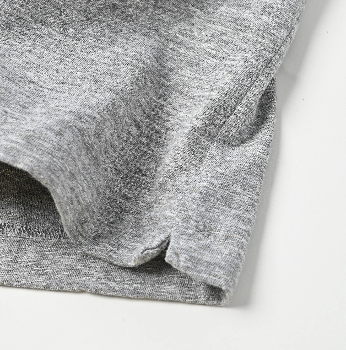 45R(フォーティファイブアール) |チャメレイオンYプリントの908Tシャツ（トップ）