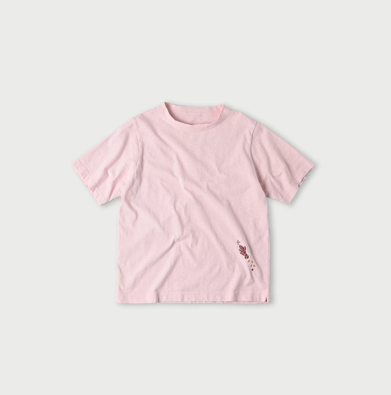 45R（フォーティファイブアール）| チャメレイオン刺繍の908Tシャツ