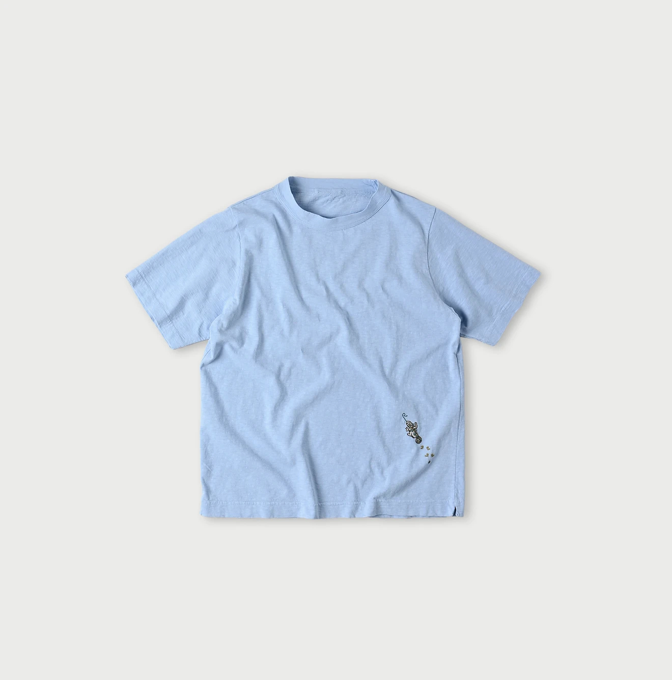 45R（フォーティファイブアール）| チャメレイオン刺繍の908Tシャツ