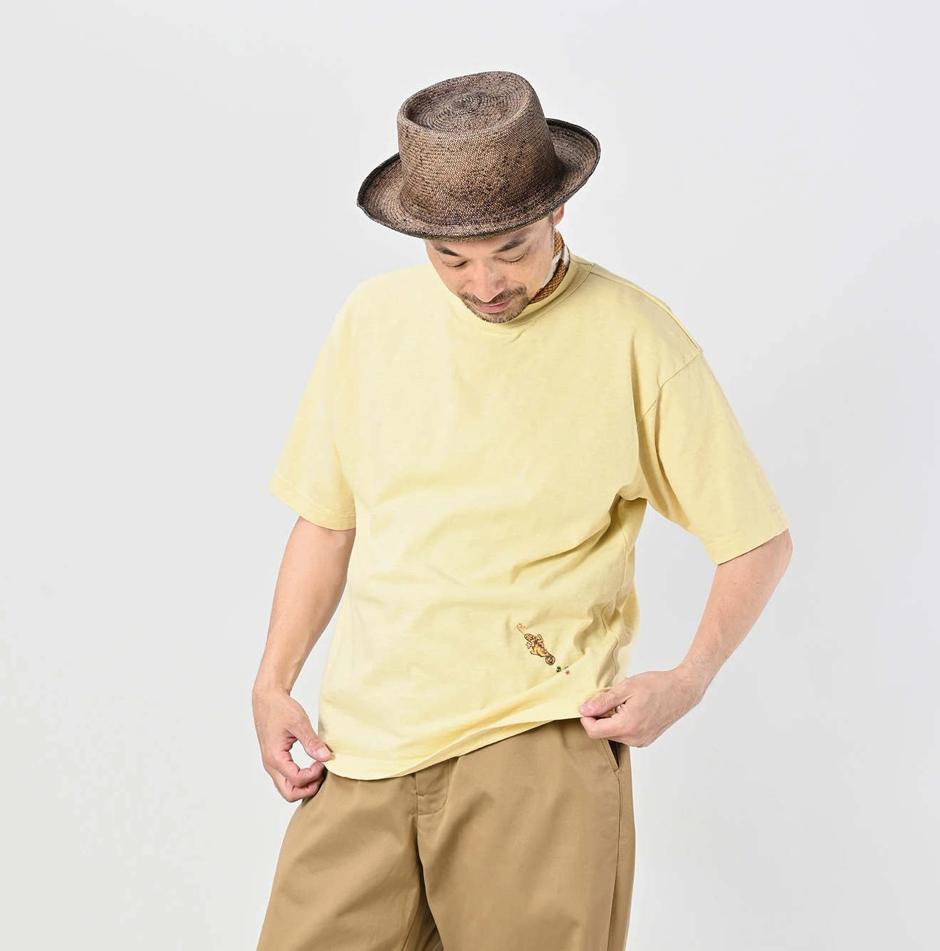 45R（フォーティファイブアール）| チャメレイオン刺繍の908Tシャツ
