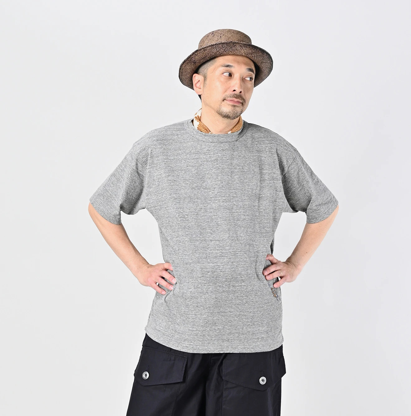 45R(フォーティファイブアール) |チャメレイオン刺繍の908Tシャツ（トップ）