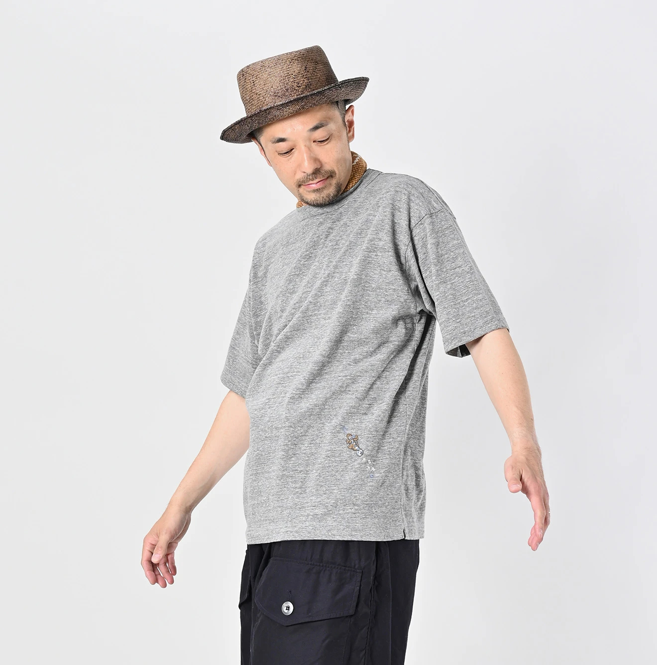 45R(フォーティファイブアール) |チャメレイオン刺繍の908Tシャツ（トップ）
