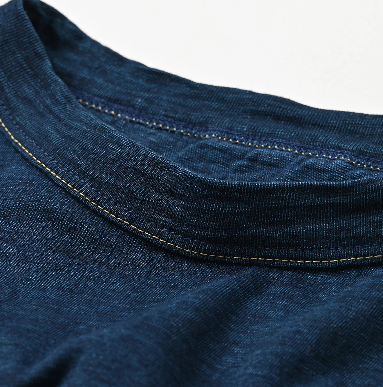 45R(フォーティファイブアール) |チャメレイオン刺繍の908Tシャツ（インディゴ）