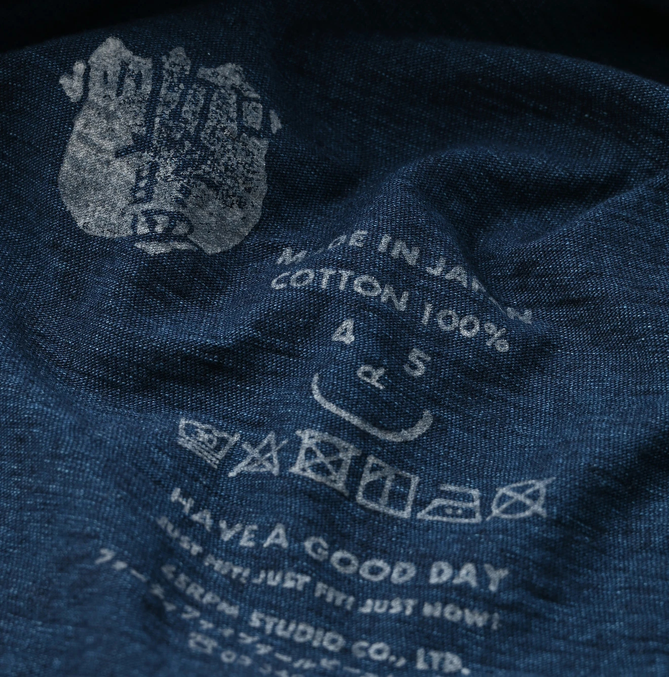 45R(フォーティファイブアール) |チャメレイオン刺繍の908Tシャツ（インディゴ）