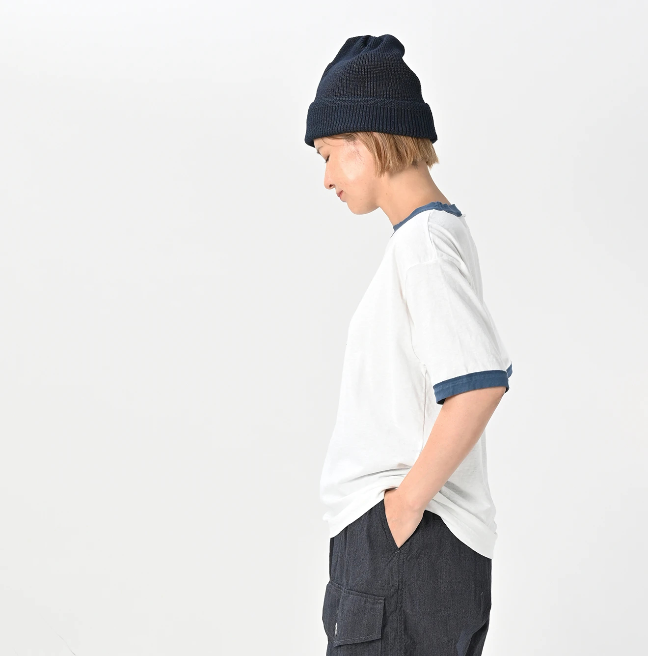 45R(フォーティファイブアール) |葉山ものがたりイニシャルモントックンベタッチプリントの908Tシャツ