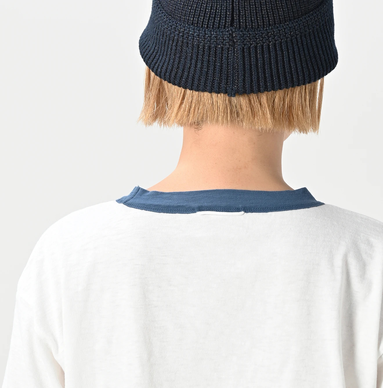 45R(フォーティファイブアール) |葉山ものがたりイニシャルモントックンベタッチプリントの908Tシャツ