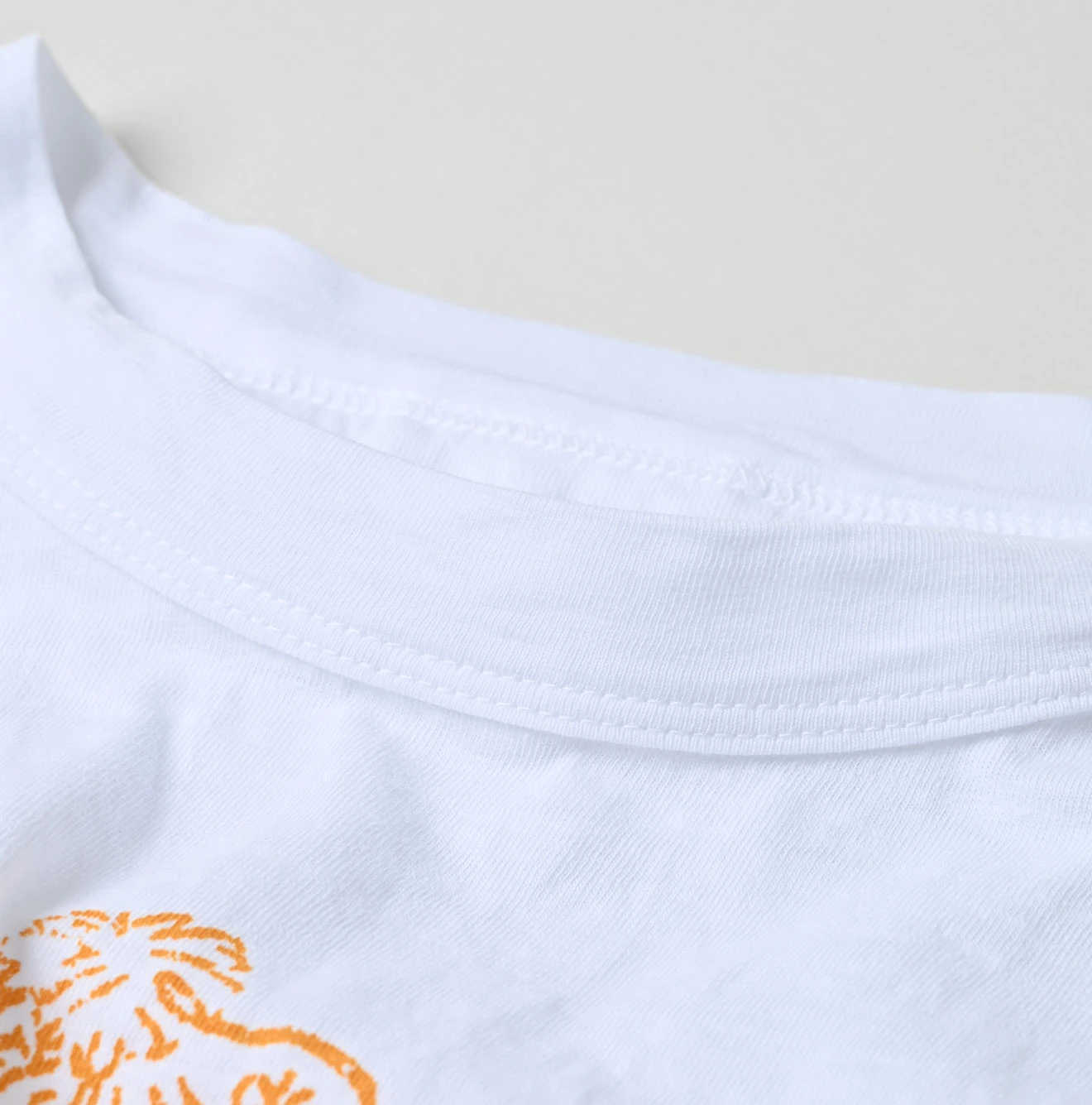 45R(フォーティファイブアール) |ブル丸ウォークプリントの90845星Tシャツ（再び）