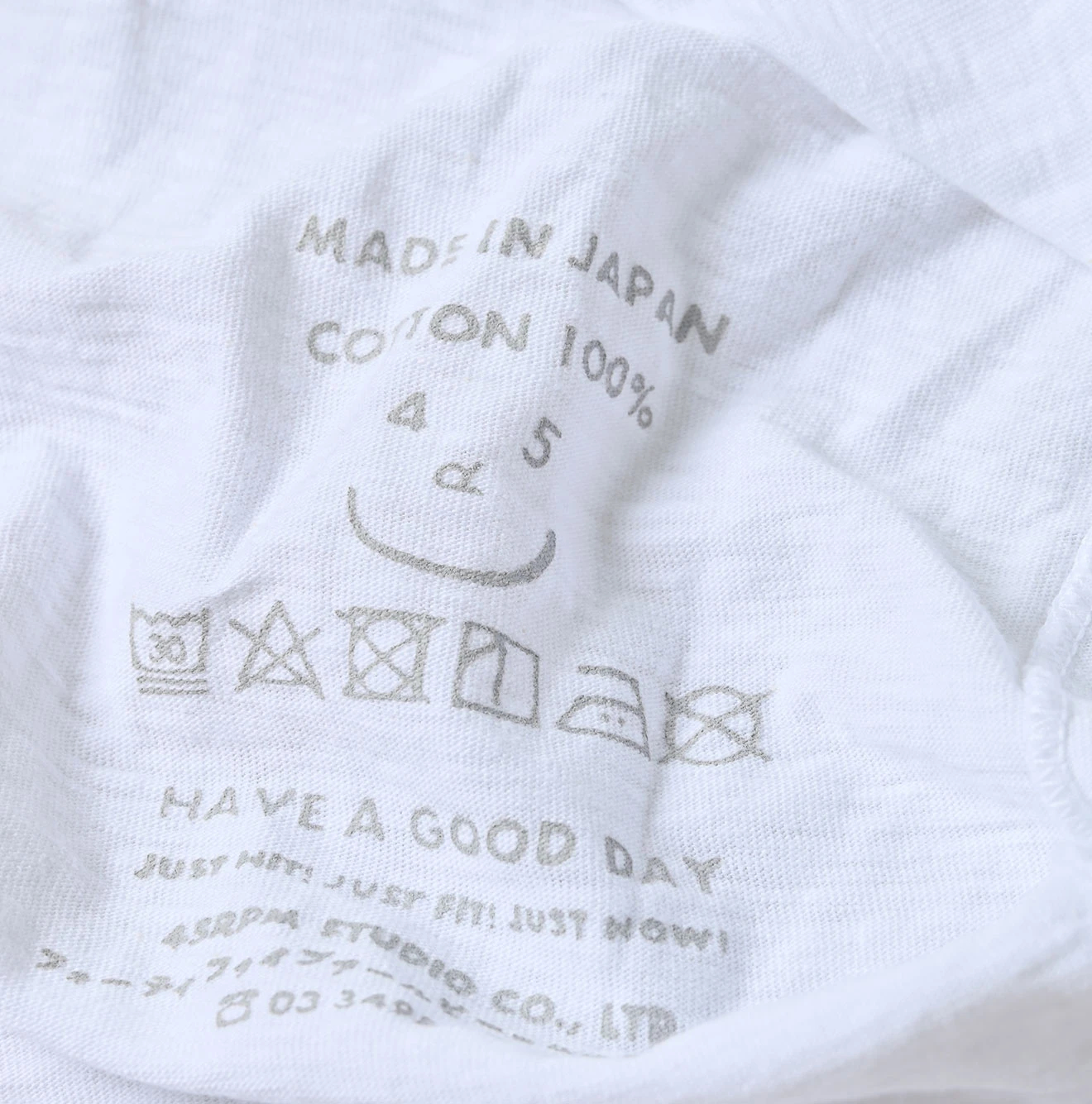 45R(フォーティファイブアール) |ブル丸ウォークプリントの90845星Tシャツ（再び）