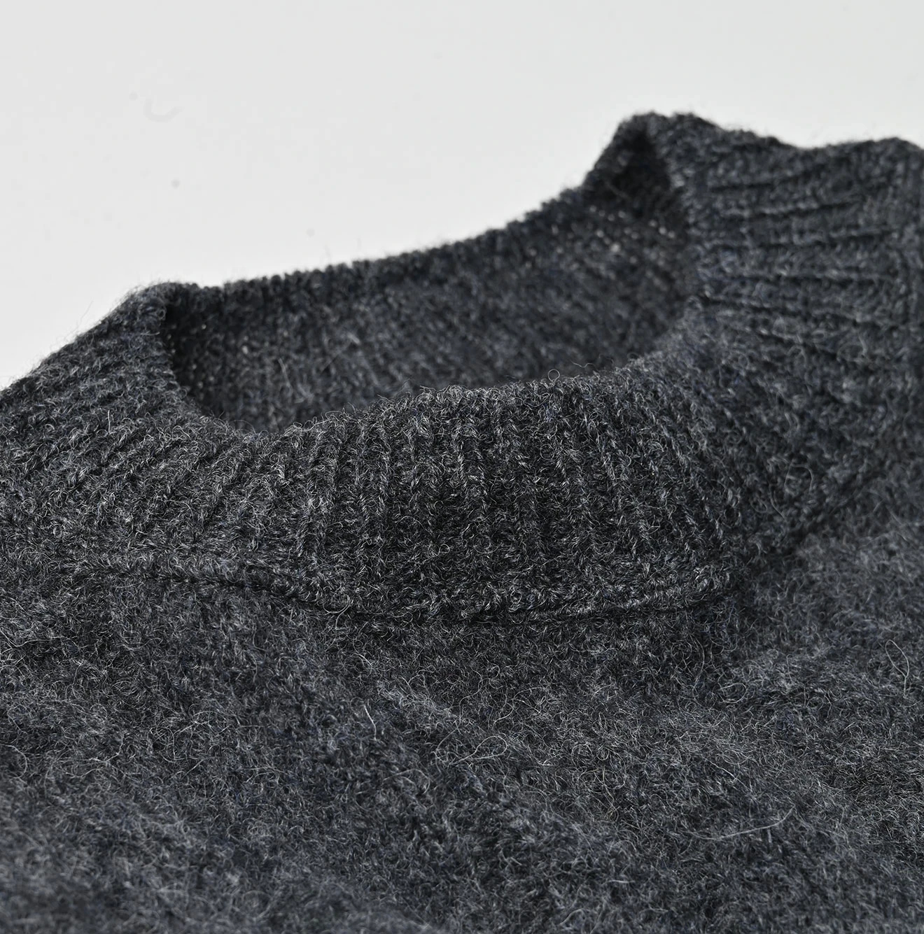 45R(フォーティファイブアール) |シェットランドケーブル縮絨のセーター