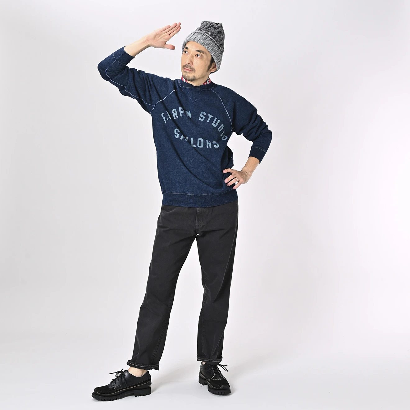 45R(フォーティファイブアール) |葉山ものがたりモントックン刺繍ベタッチプリントの908裏毛クルー（インディゴ）