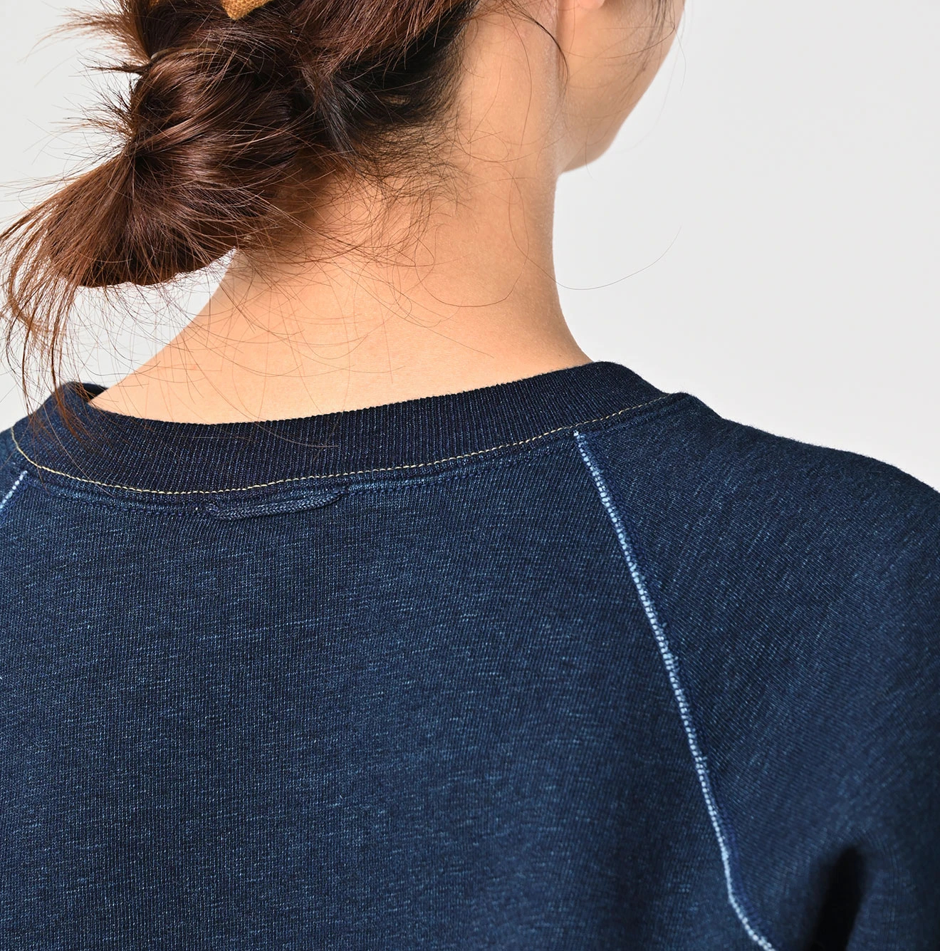 45R(フォーティファイブアール) |葉山ものがたりコノッキくんべタッチプリントの908ラグラン裏毛（インディゴ）