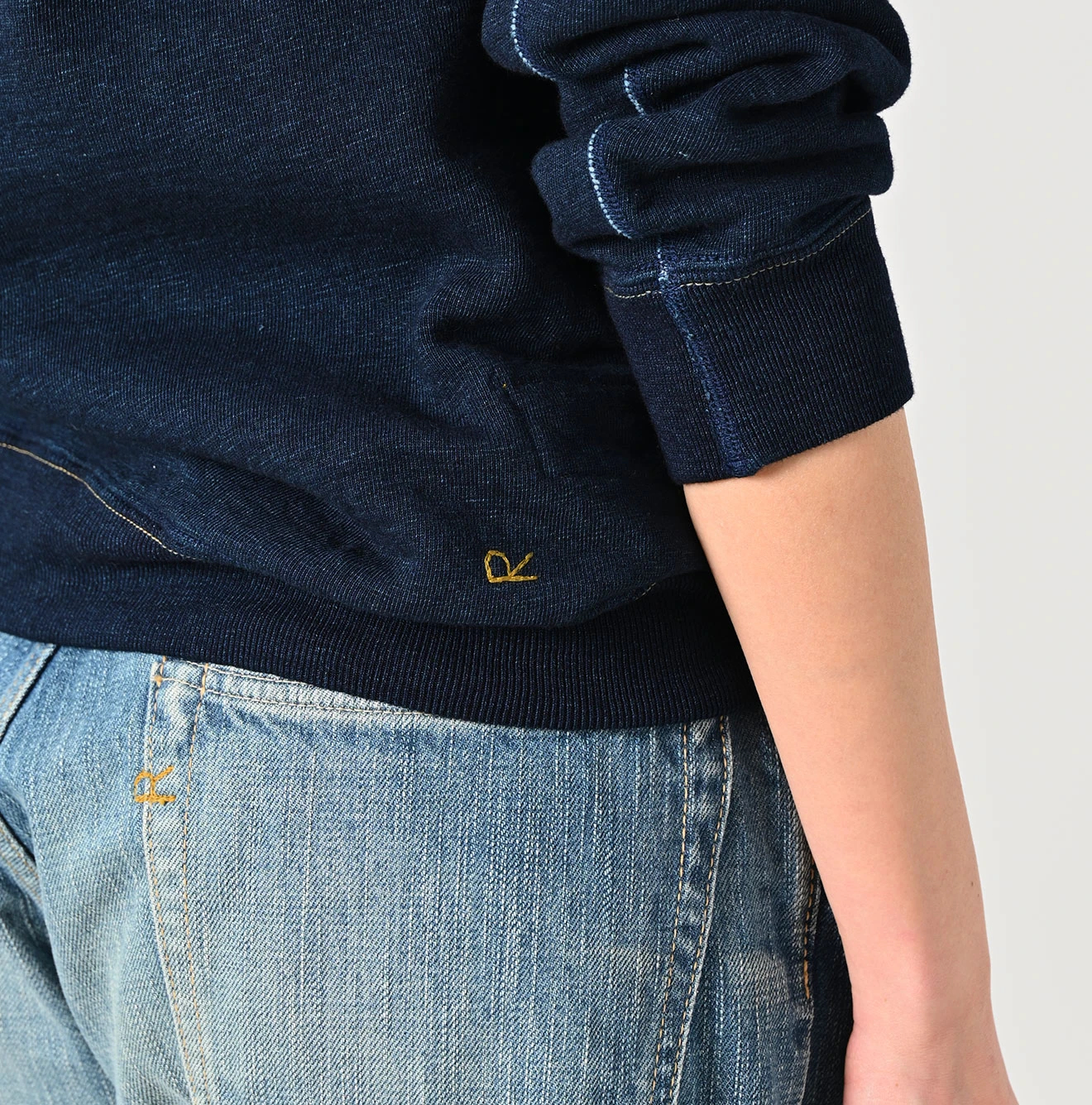 45R(フォーティファイブアール) |葉山ものがたりコノッキくんべタッチプリントの908ラグラン裏毛（インディゴ）