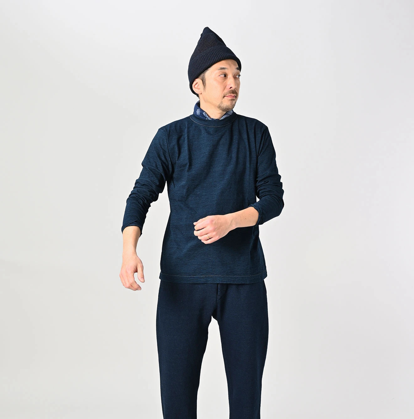 45R(フォーティファイブアール) |葉山ものがたりモントックン刺繍の90845星Tシャツ（インディゴ）