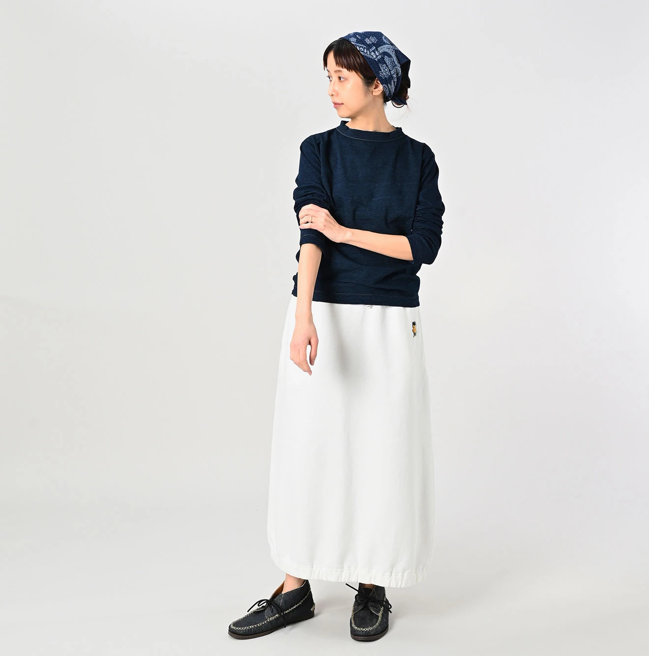 45R(フォーティファイブアール) |葉山ものがたりカモンメくん刺繍の90845星Tシャツ（インディゴ）