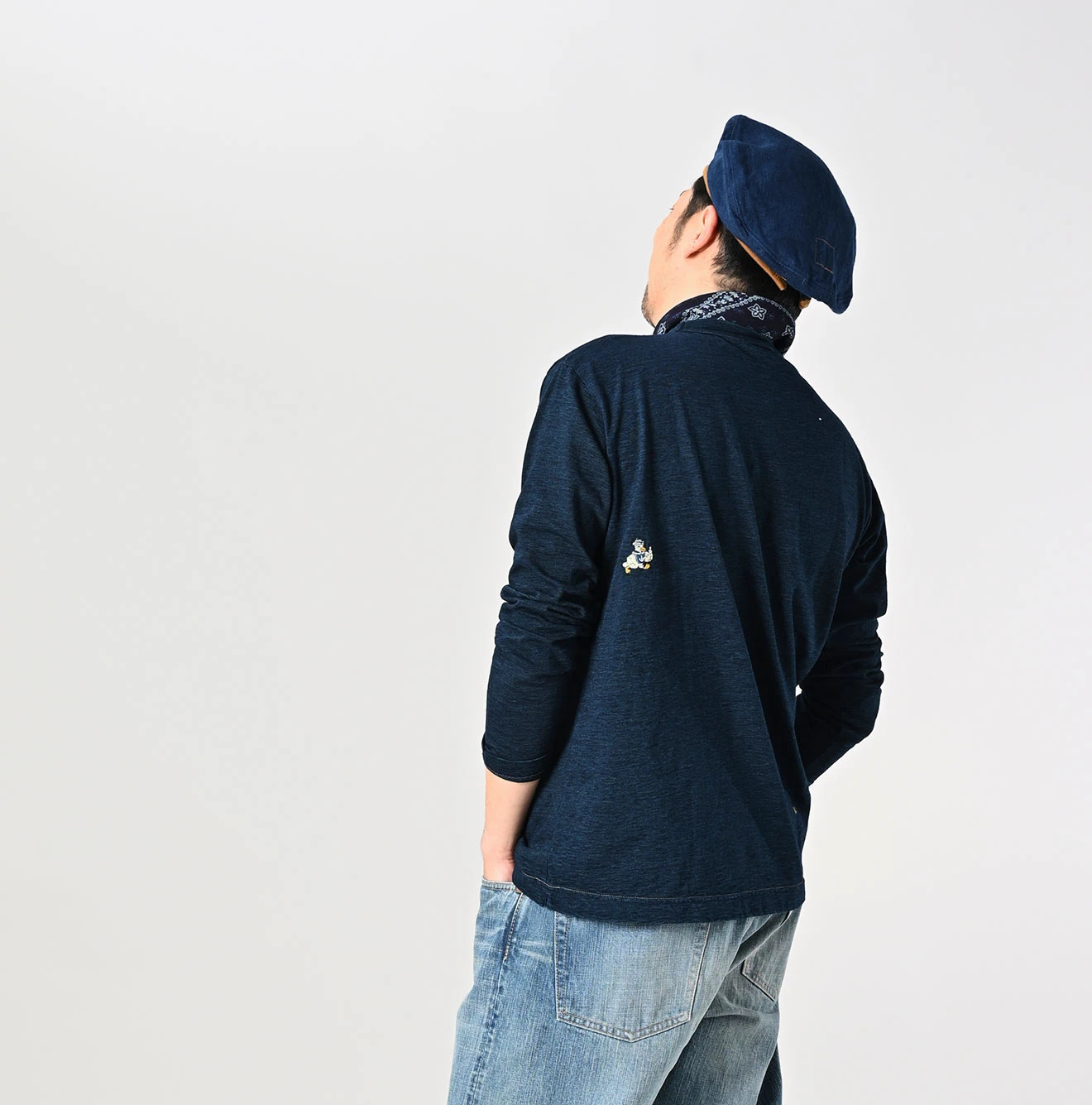 45R(フォーティファイブアール) |葉山ものがたりカモンメくん刺繍の90845星Tシャツ（インディゴ）