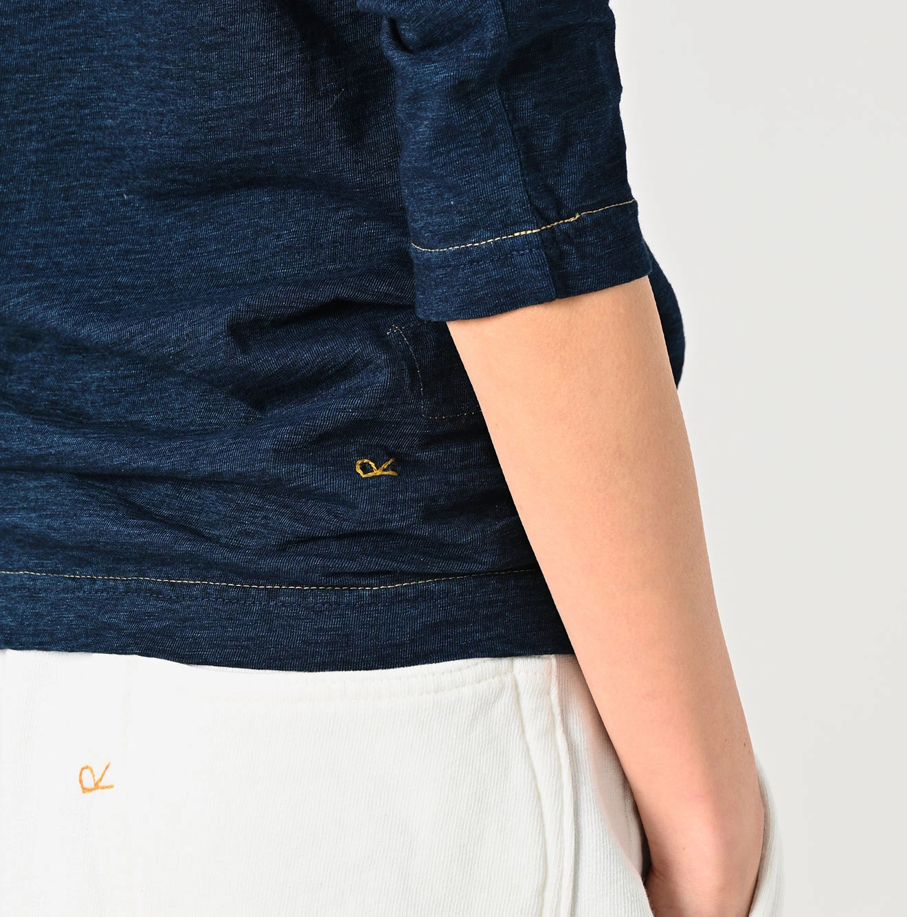 45R(フォーティファイブアール) |葉山ものがたりカモンメくん刺繍の90845星Tシャツ（インディゴ）