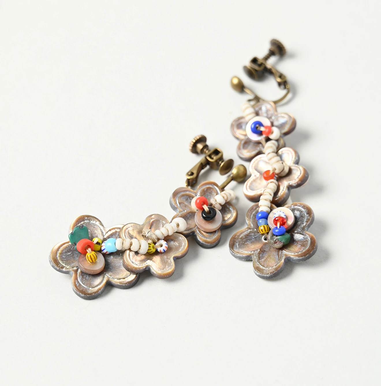 45R(フォーティファイブアール) |シェルdeフルールのイヤリング