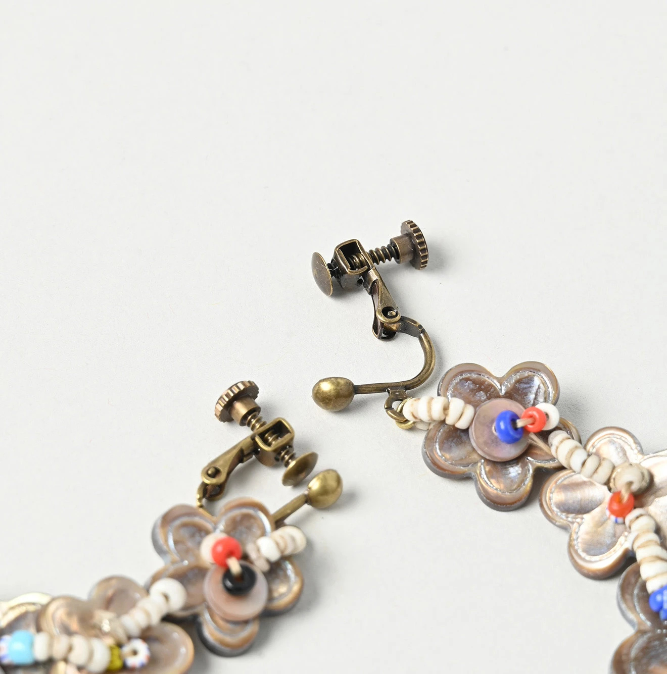 45R(フォーティファイブアール) |シェルdeフルールのイヤリング