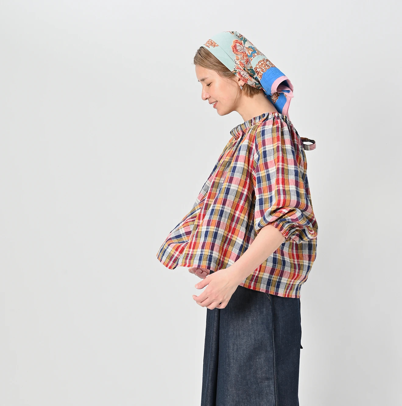 45R(フォーティファイブアール) |インドリネンマドラスのシャーリングブラウス