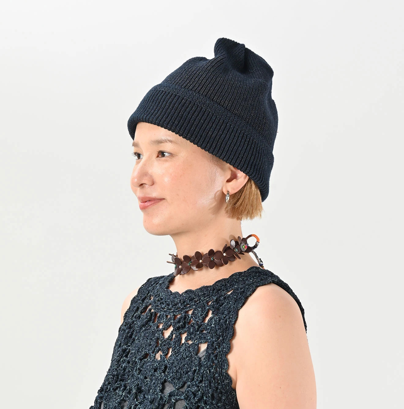 45R(フォーティファイブアール) |かさねレザーのフラワーチョーカー