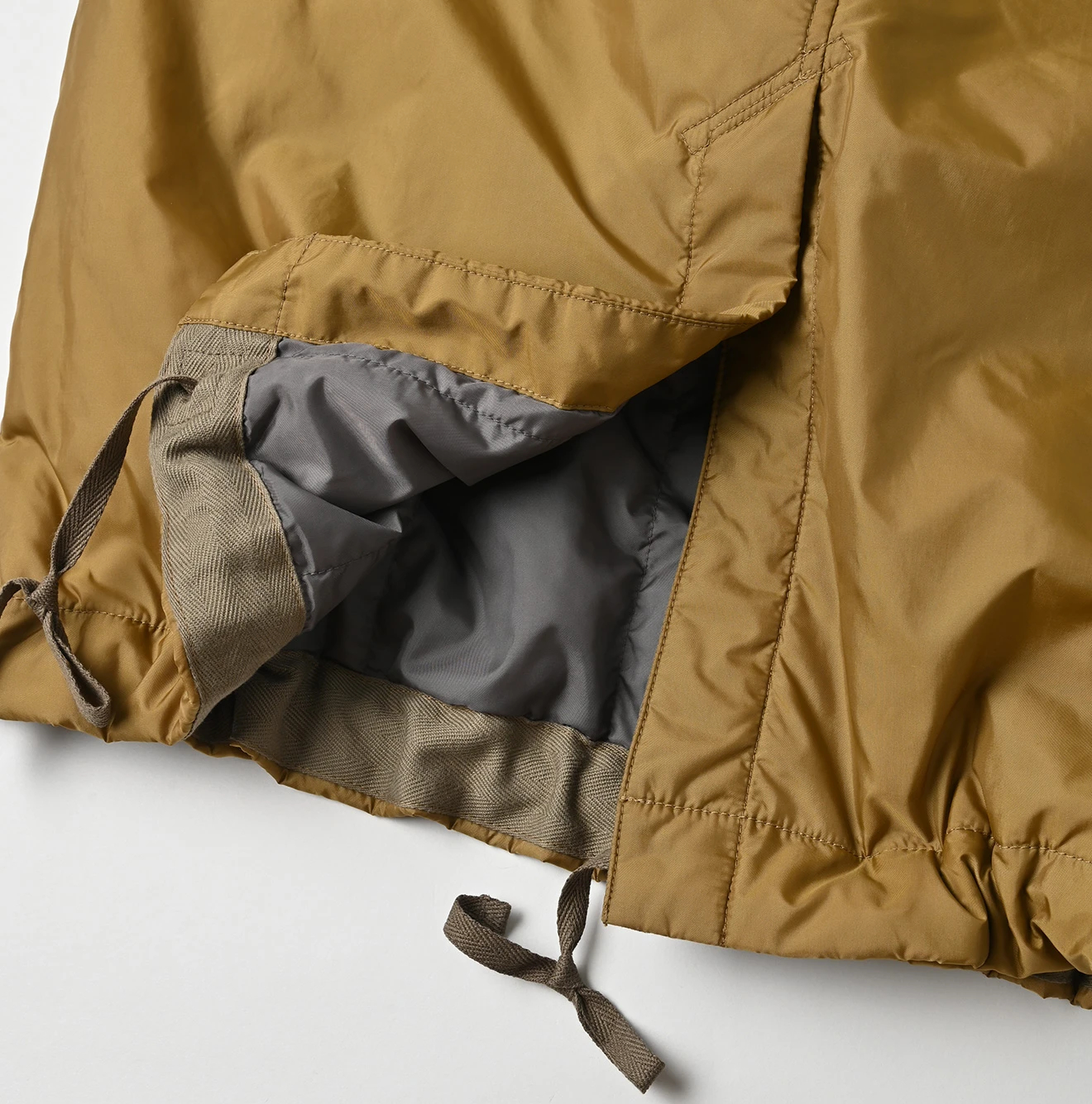 45R(フォーティファイブアール) |ナイロンのキルティングカーゴスカート