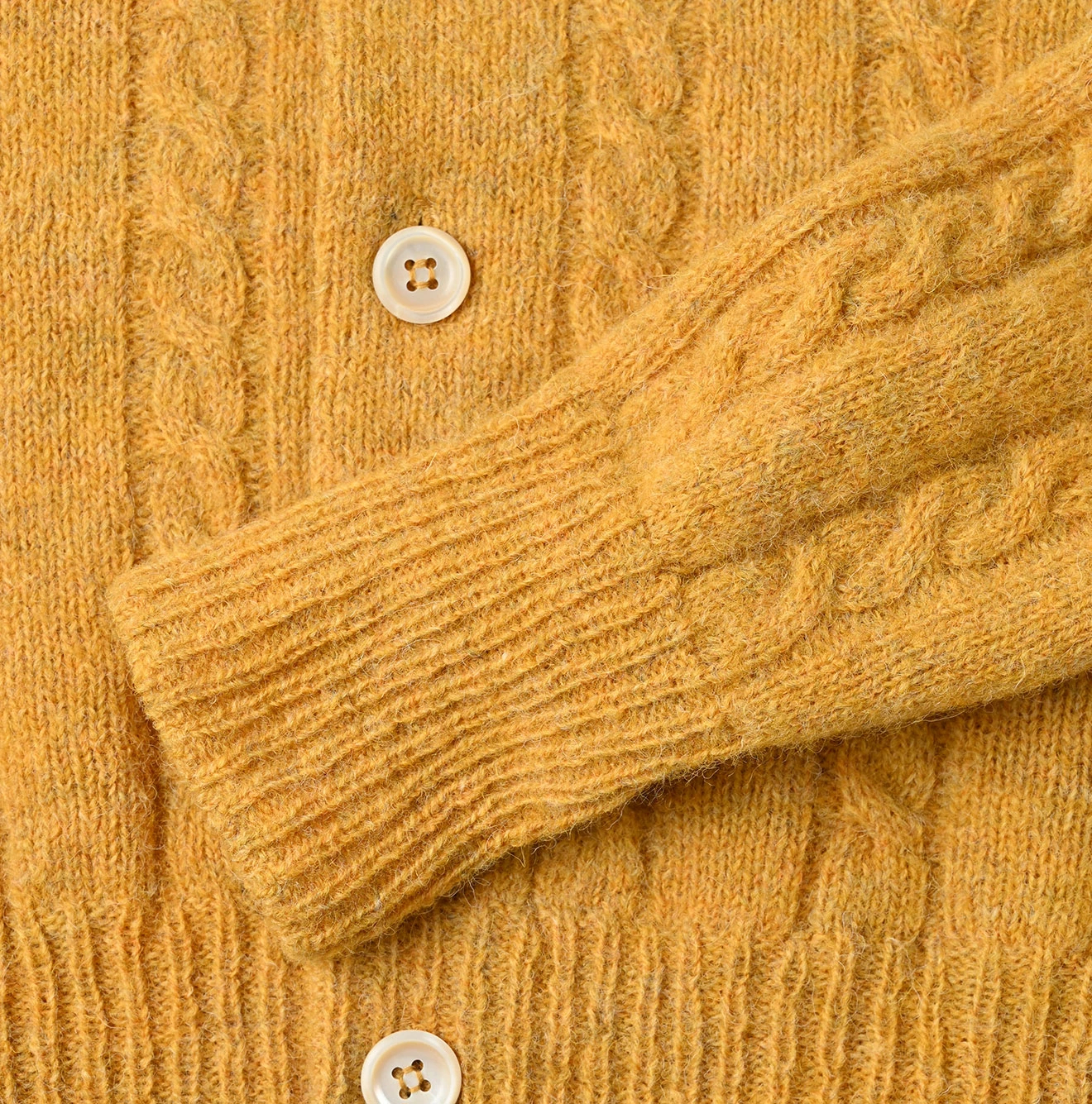 45R(フォーティファイブアール) |シェットランドケーブル縮絨のカーディガン