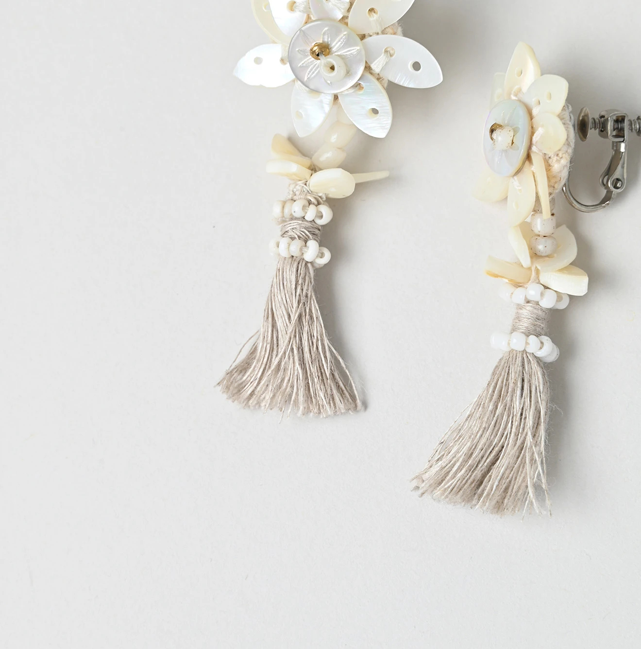 45R(フォーティファイブアール) |サンシェルフラワーのイヤリング