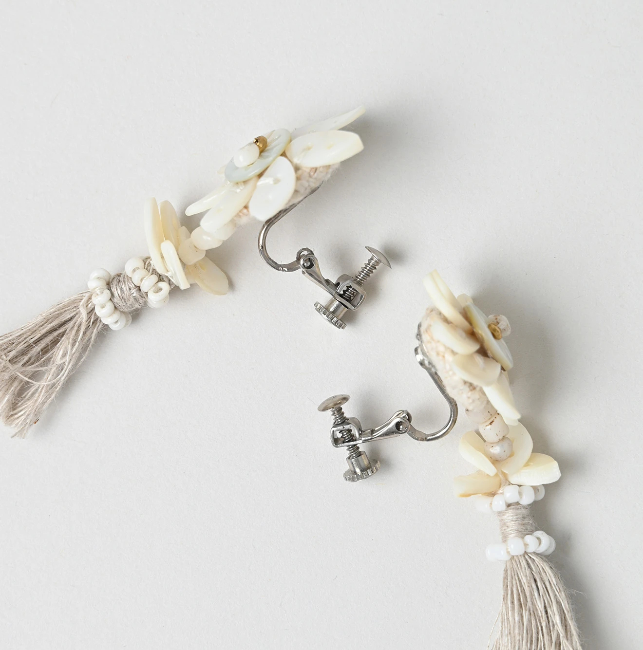 45R(フォーティファイブアール) |サンシェルフラワーのイヤリング