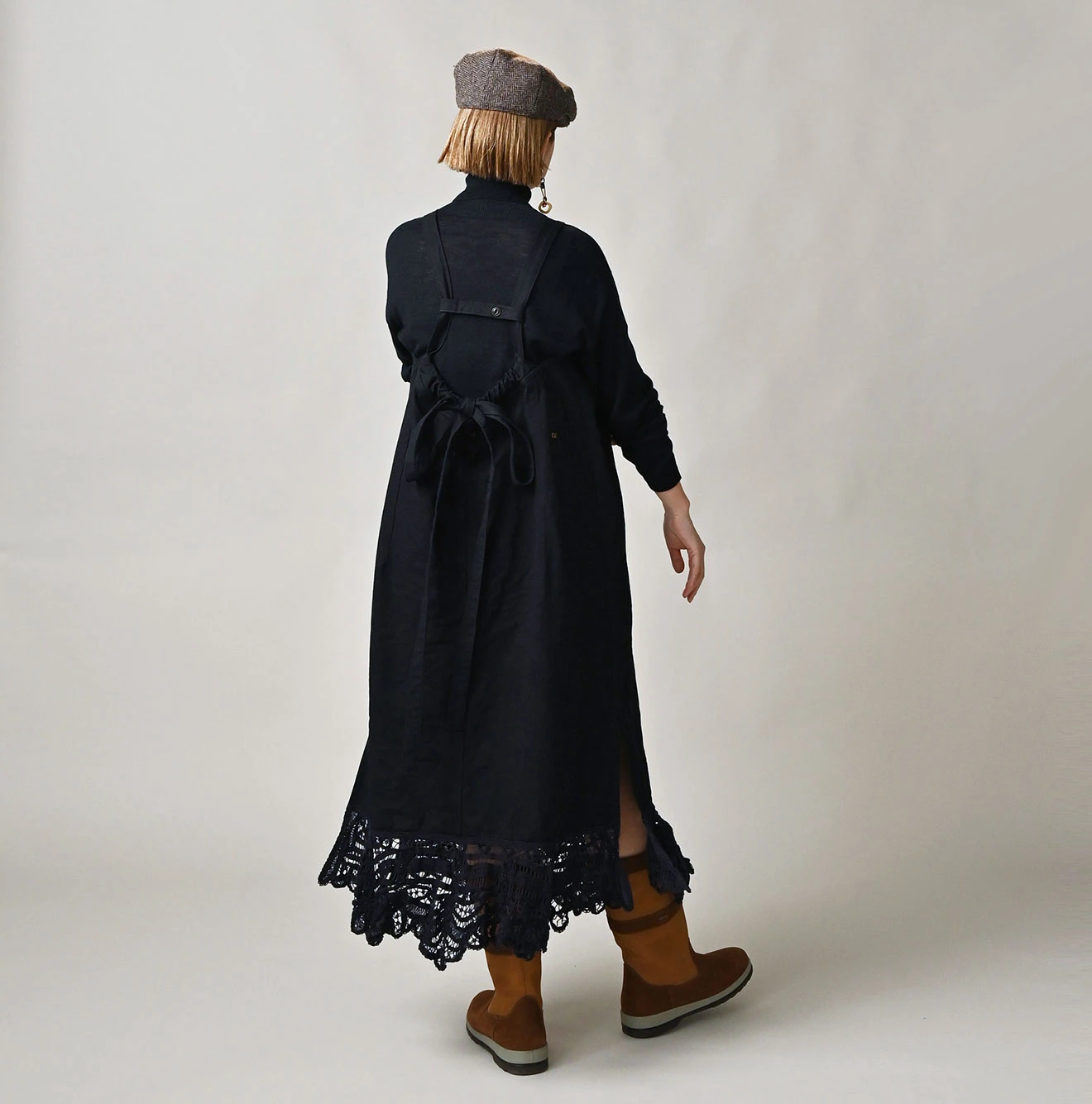 45R(フォーティファイブアール) |高密度ダック×リボンレースのタックタックドレス（インディゴ）