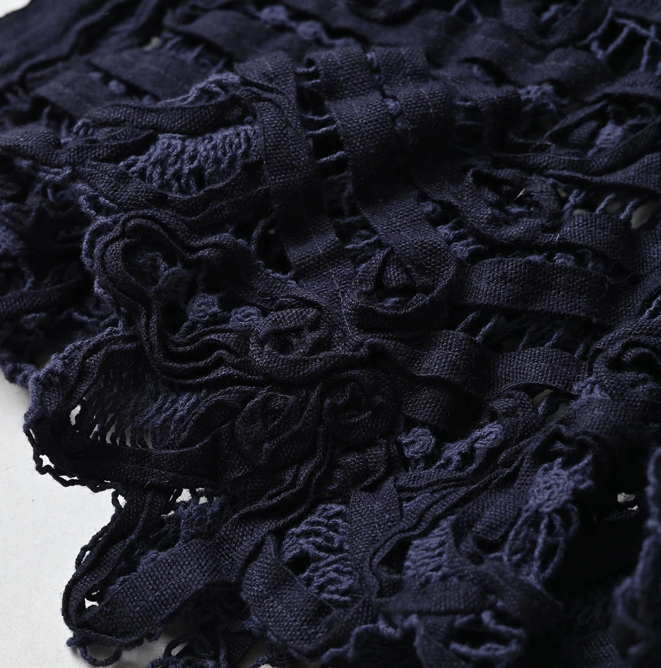 45R(フォーティファイブアール) |高密度ダック×リボンレースのタックタックドレス（インディゴ）