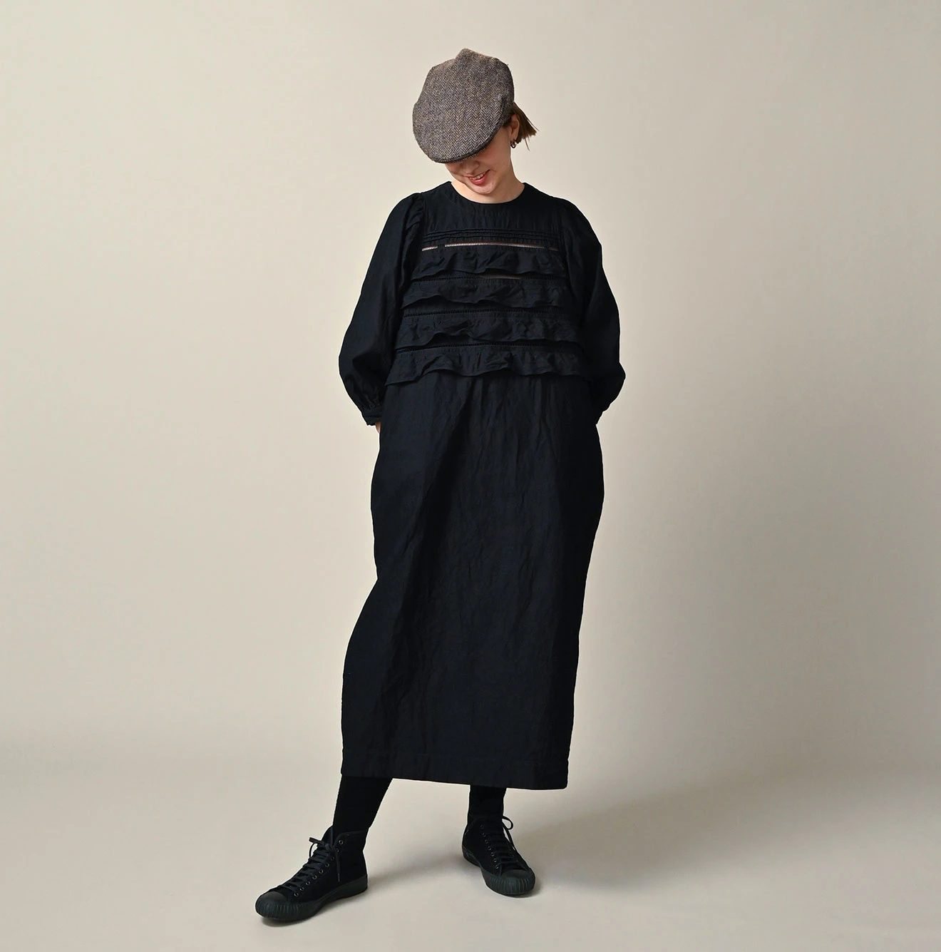 45R（フォーティファイブアール）| 薄バックサテンのティアードフリル