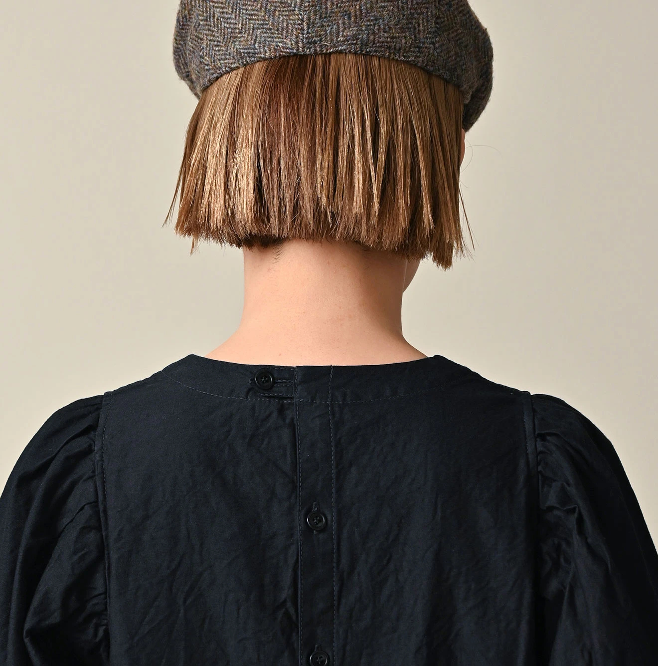 45R（フォーティファイブアール）| 薄バックサテンのティアードフリル