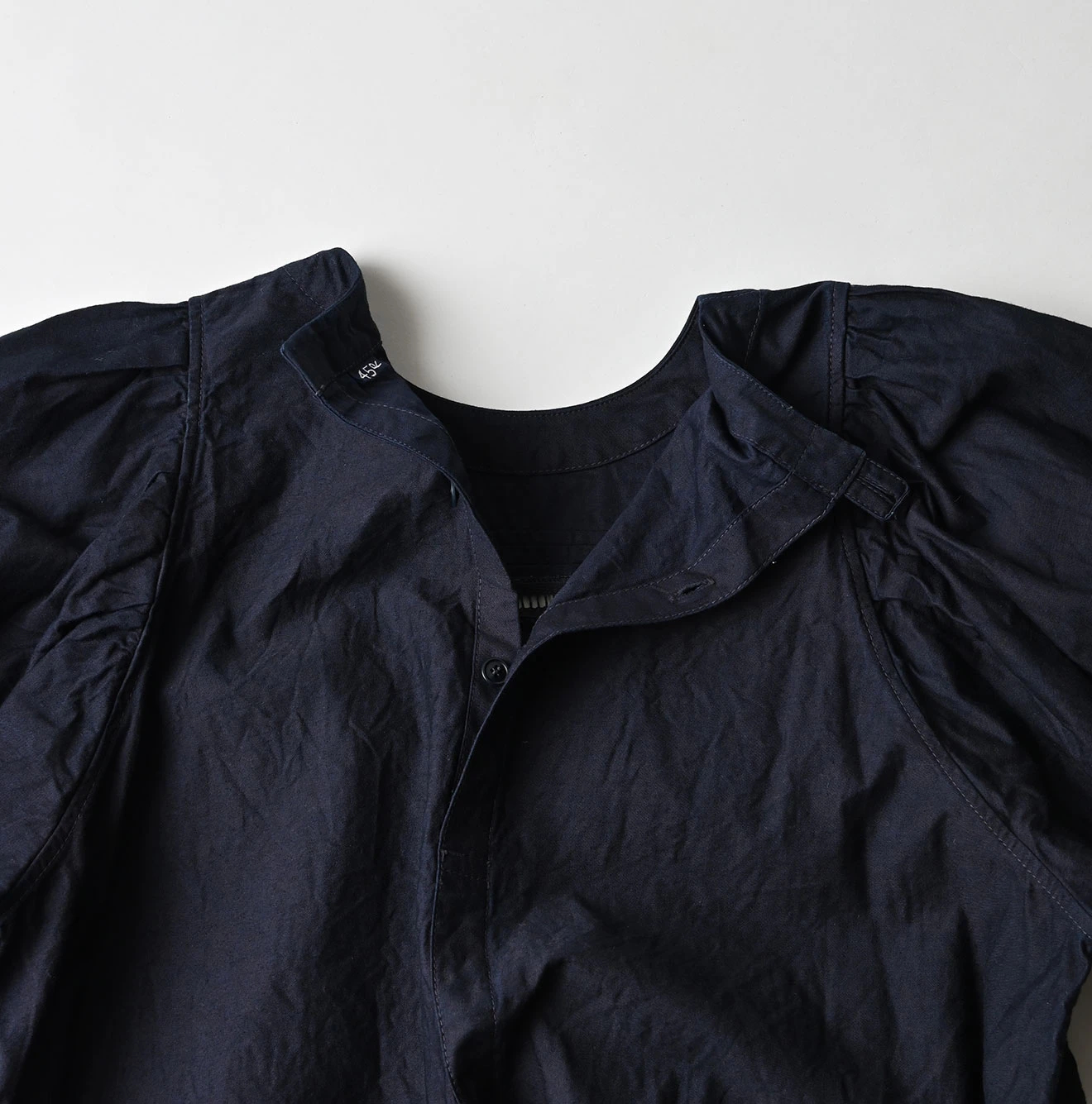 45R（フォーティファイブアール）| 薄バックサテンのティアードフリル