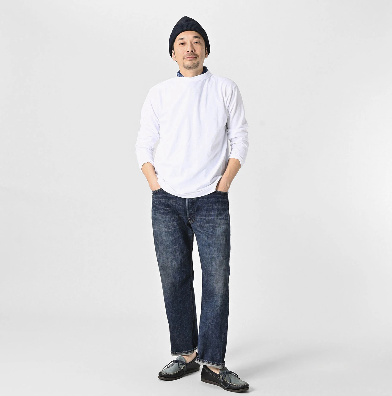 45R（フォーティファイブアール）| 侘助椿ブル刺繍の90845星Tシャツ