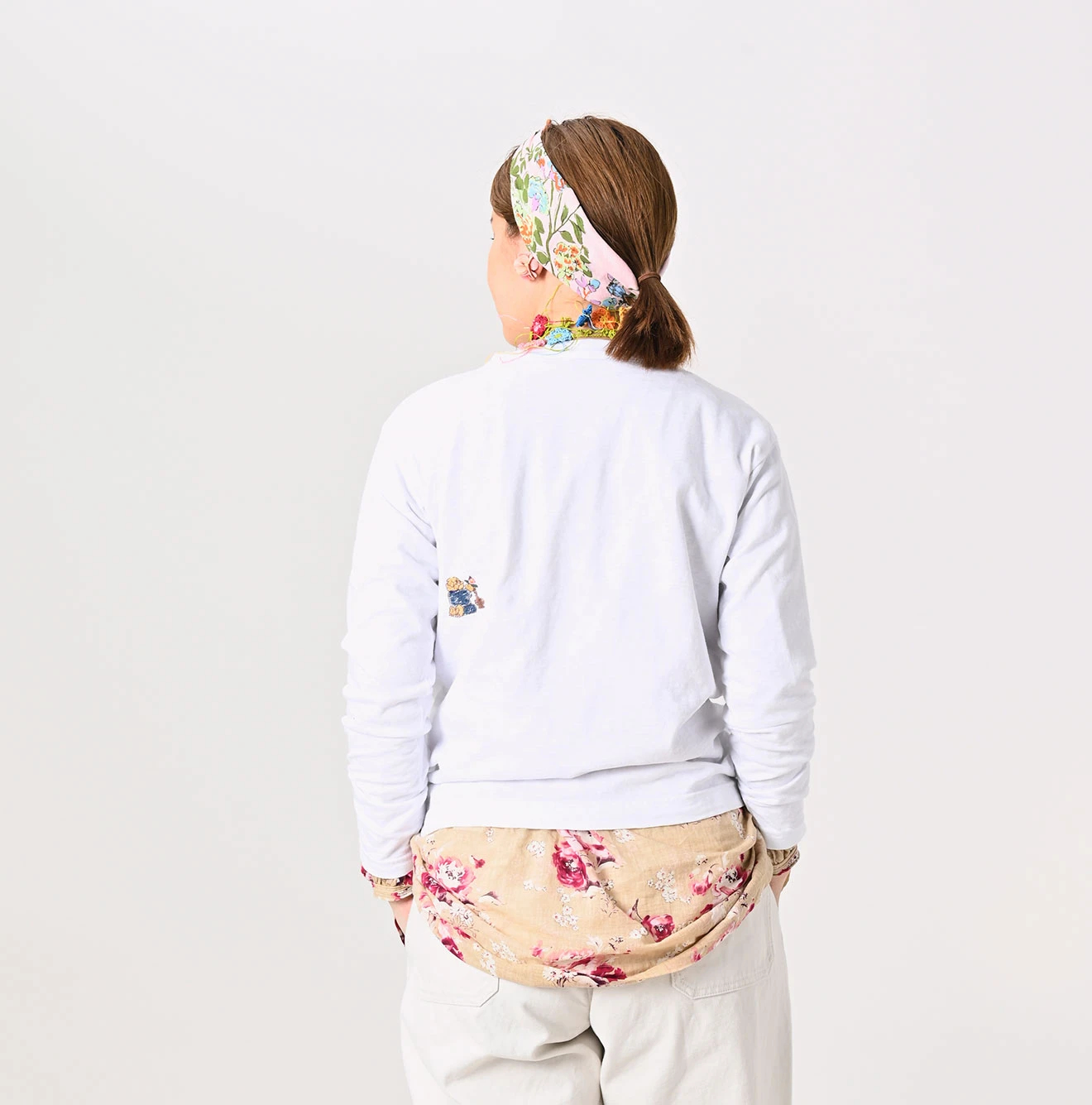 フォーティファイブ アール 美品 45R フォーティファイブ アール タペットのお花柄 Tシャツ トップス レディース コットン ブルー系 70430061 ― 45R（フォーティファイブアール）| 天竺ヒッピーフラワーロゴプリント